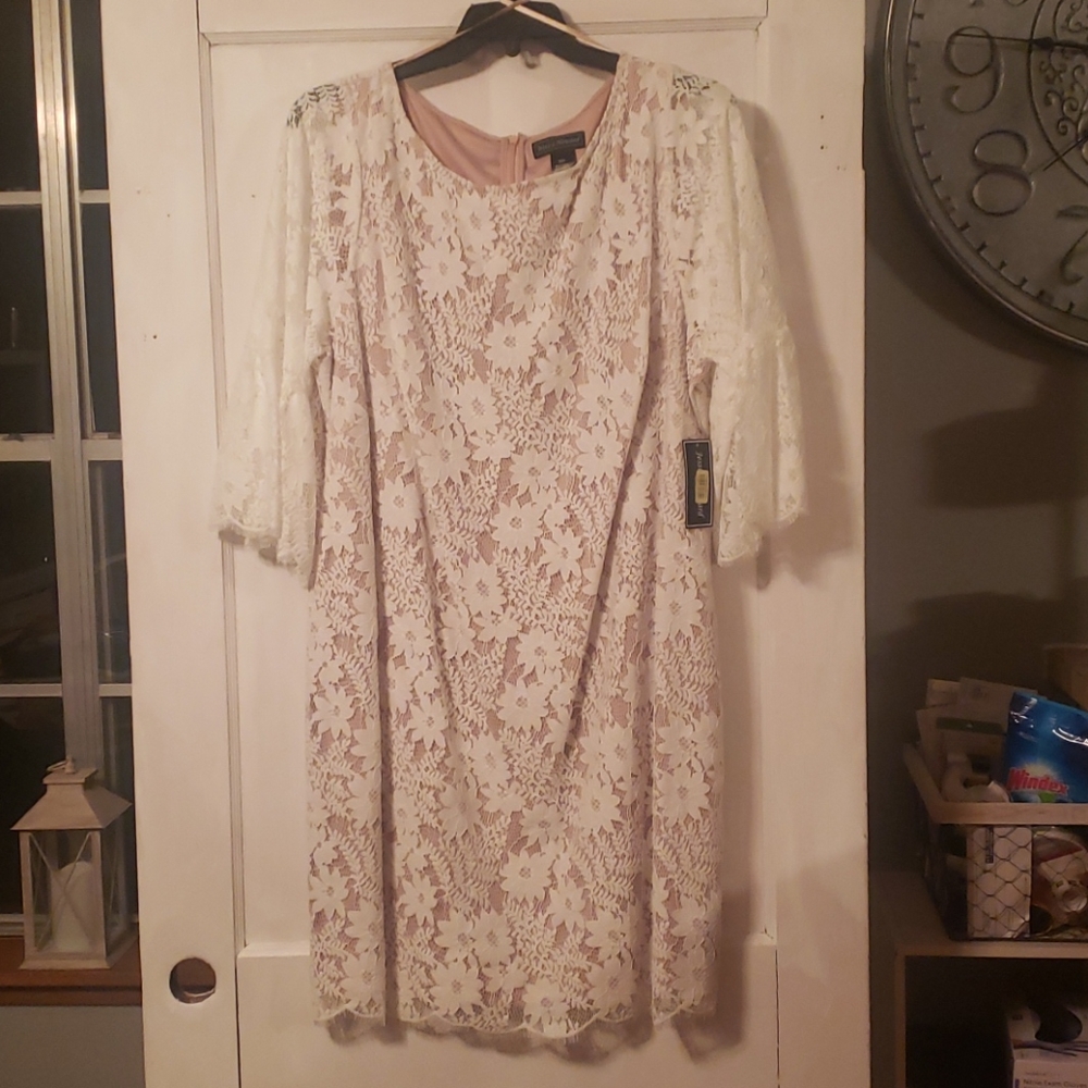 Daisy lace knee length dress